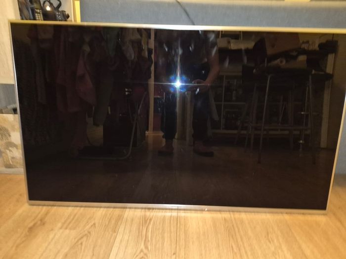 Panasonic Viera 50" 4k Smart TV "NO STAND"