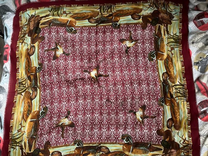 Large scarf with bird motif