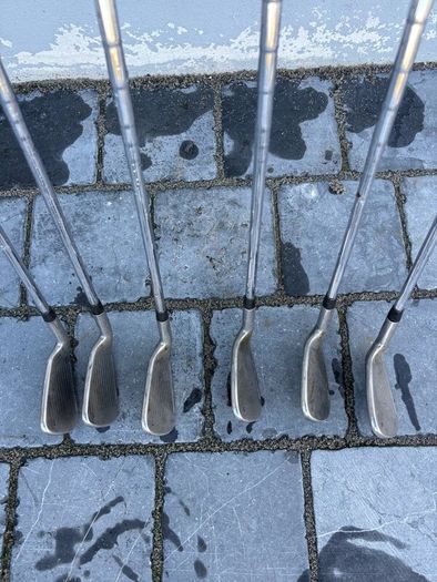 Golf Clubs (irons)