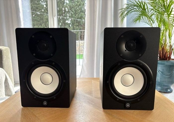 Yamaha Hs7
