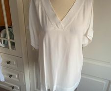 Paul Costello ivory viscose top size 12