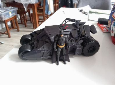 Batman and batmobile electronic figure set