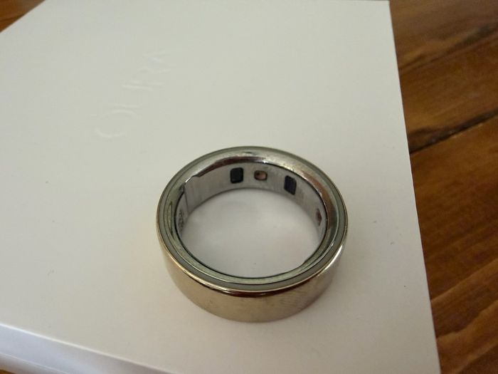 Oura ring 4 size 10 Gold