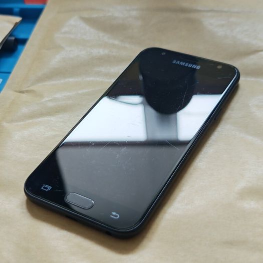 Samsung Galaxy J3 2017 - 16GB - Black - 3 - Fully working