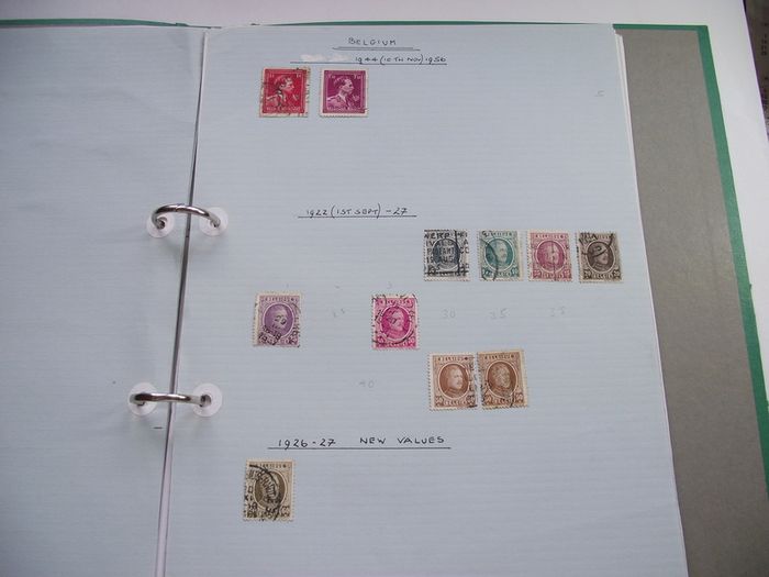 A collection of Belgian stamps on pages in binder (1893-1998)