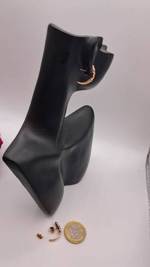 9 ct gold earrings