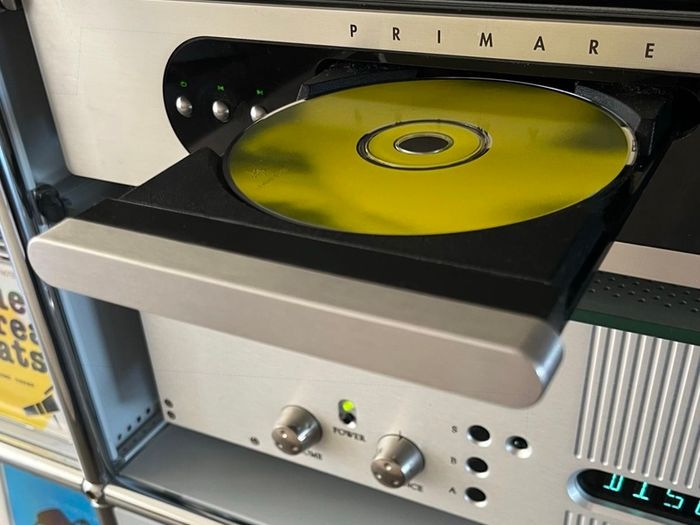 Reference Class Audiophile Primare CD31 CD player just been serviced world renowned as been one of the finest Analog sound stage CD players