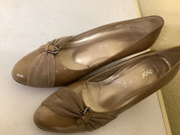 Ladies shoes