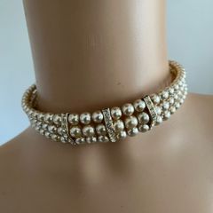 Pearl choker necklace