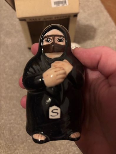 Brand New Al Jaber Arab Man And Woman Salt And Pepper Shaker Black/White