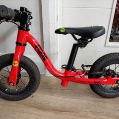 Frog Tadpole mini balance bike