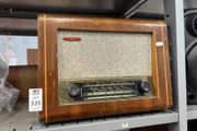Vintage Dundrum Dublin Pye  P75 valve radio