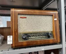 Vintage Dundrum Dublin Pye  P75 valve radio