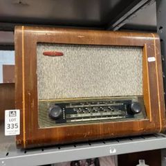 Vintage Dundrum Dublin Pye  P75 valve radio