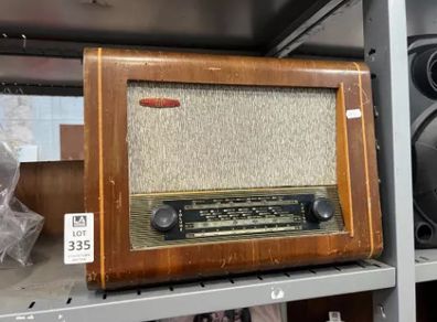 Vintage Dundrum Dublin Pye  P75 valve radio