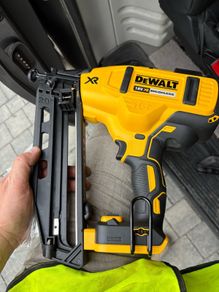Dewalt dcn660