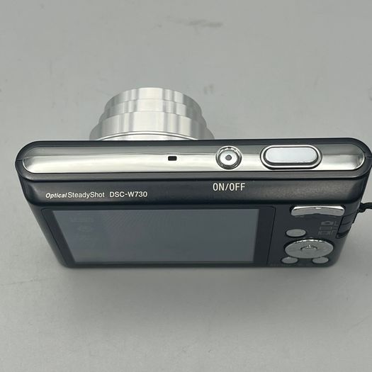Sony Cyber-shot DSC-W730 16.1MP Digital Camera Black - Full Kit