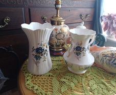 TARA porcelain vases