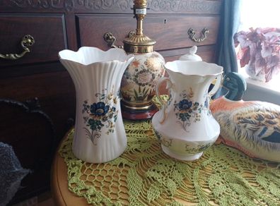 TARA porcelain vases