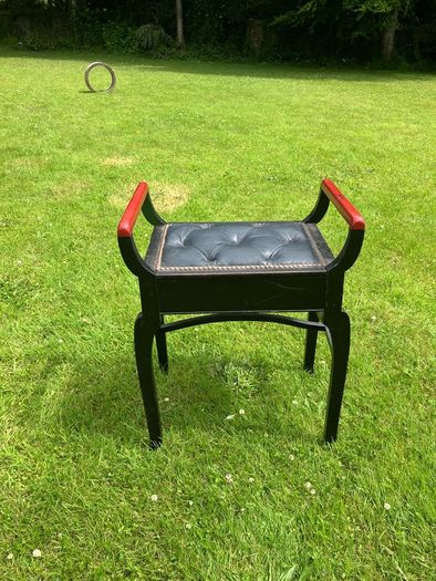 piano stool