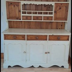 Kitchen dresser