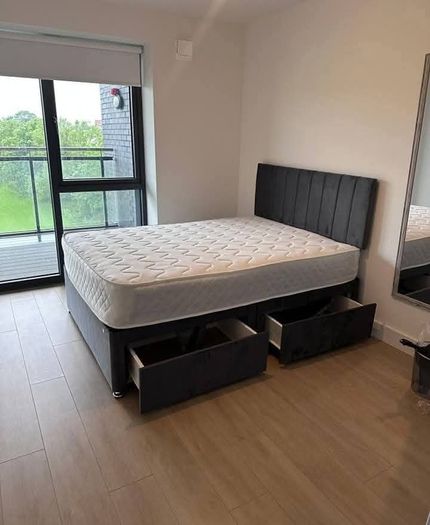 Small double bed, Beds