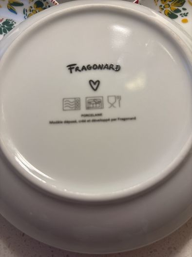 Fragonard Parfumeur Made in France Brand New Boxed set of small plates ( 3 ) 15 cm diameter