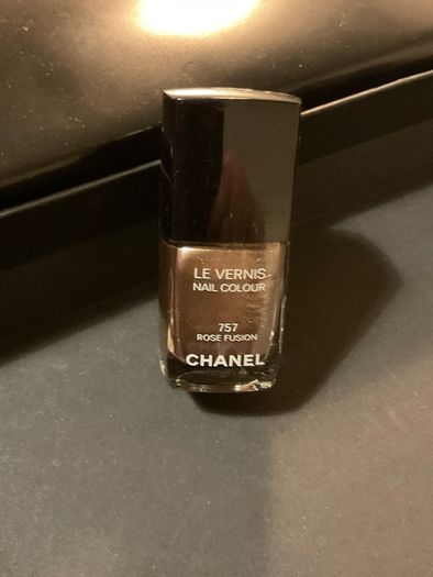 Limited Edition Le Vernis Nail Colour 757 Rose Fusion Chanel ( Vintage)