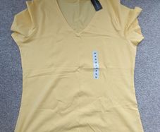 NEW.women's t-shirt. Size medium