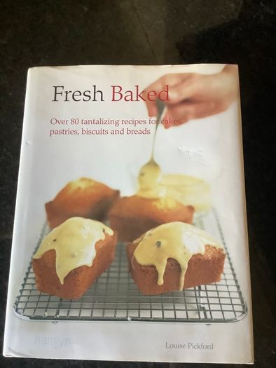 Cook books / 5 Euro each or 3 for 10 Euro