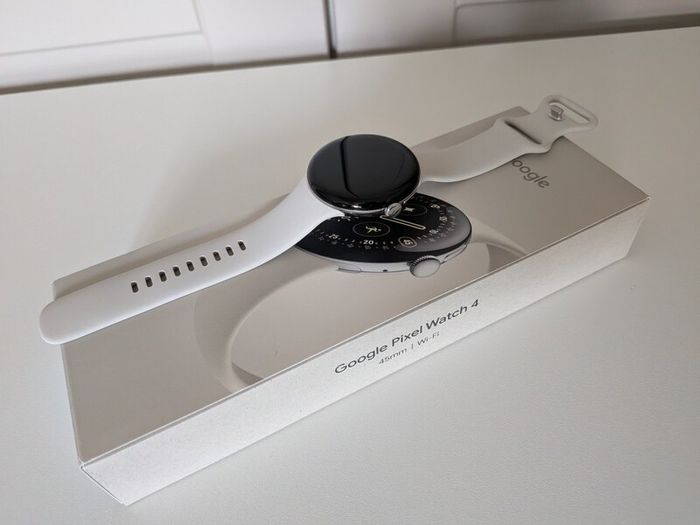 Google Pixel Watch 4 45mm Wi-Fi
