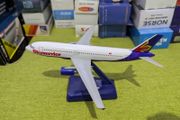 Skyservice 1:200 scale model airplane, Airbus A320 aircraft