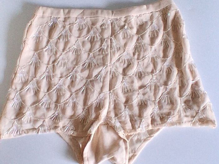 Miss Selfridges - Beige Cream Scallop Beading Vintage Style Shorts