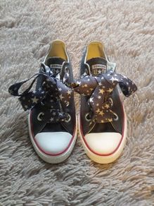 Girls converse size 1.5