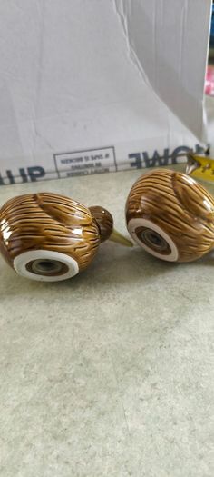Cute little pair of New Zealand Kiwi sat and pepper shakers - vintage kitchy collectible salt and pepper shakers