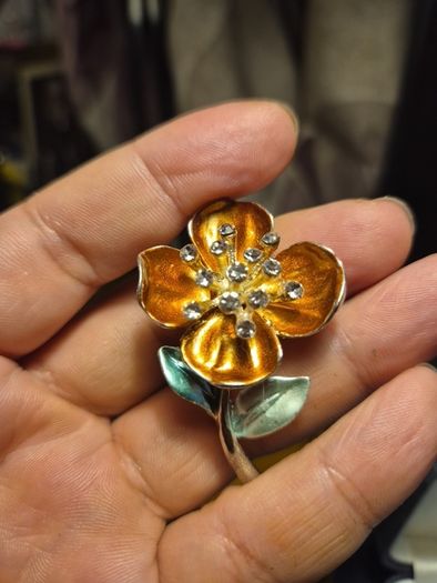 Vintage Brooch Flower