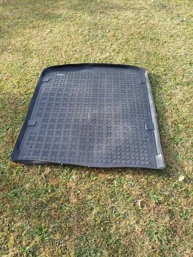 Audi A6 boot tray