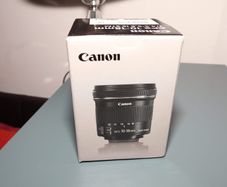 Canon zoom Lens EF-S 10-18mm 1:4.5 - 5.6 IS STM