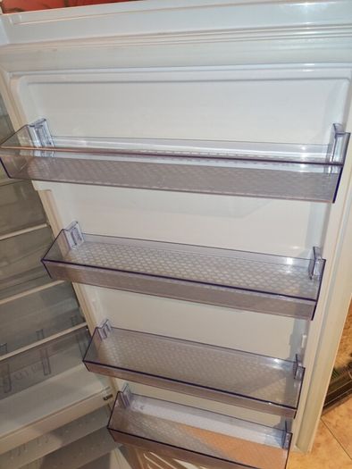 Beko Fridge Freezer 270L Fully Working Reversible Door