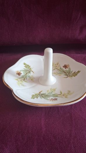 Royal Tara ring dish