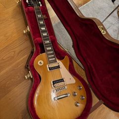 Beautiful Gibson Les Paul Classic and Hard Case