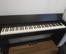 Digital piano Roland  F140r