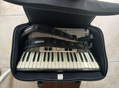 Piano Accordian 96 Bass.