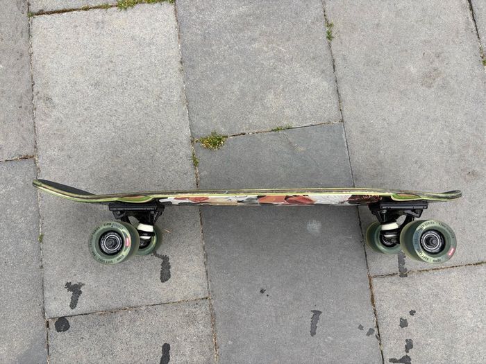 Globe Trooper 27" cruiser skateboard