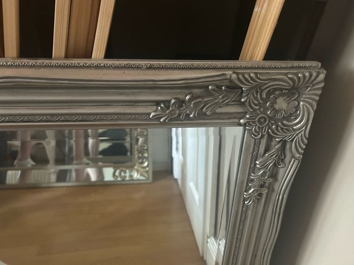 detailed mirror