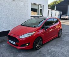 Ford Fiesta 2016 Red Edn 140