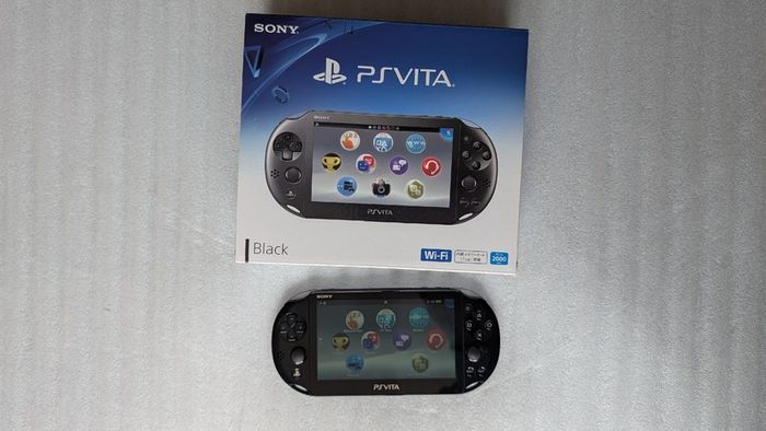 Boxed Sony PS Vita Slim (PCH-2000) : Black