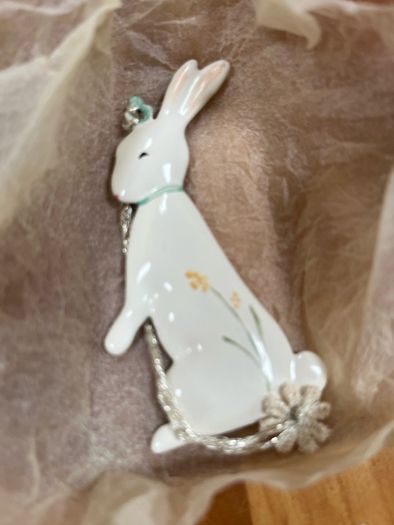 Maileg metal hand painted set of 5 rabbits in gift box .