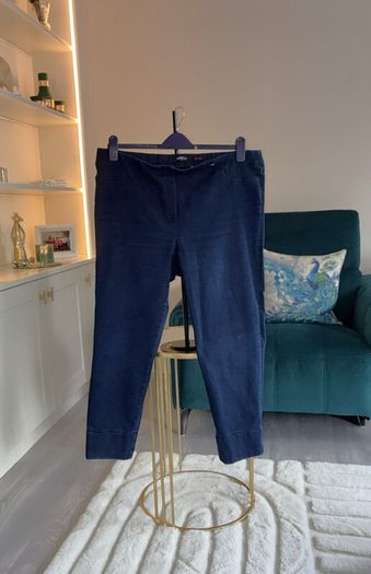 Ladies Navy Cropped Straight Fit Jeans from Robell