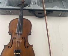 Fiddle 4/4 with bow and case
